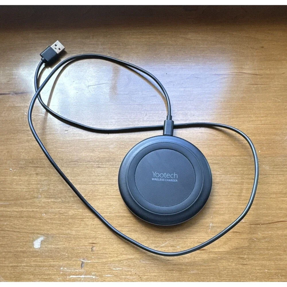 Yootech F500 Qi Wireless Charging Pad 5W/7.5W/10W Black w/ 3.3ft Cable